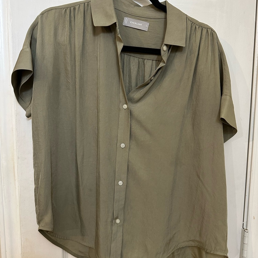 Everlane Olive Casual Button Down Shirt
